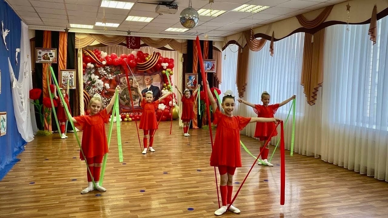 Танец с ленточками🤸‍♀️ #выступление #dance #танец #танцы #детскийсад