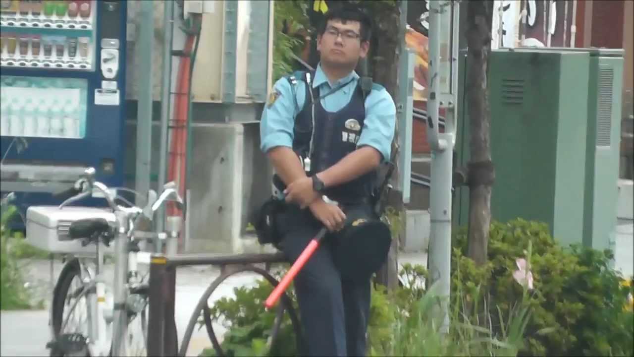 態度が悪い警官 だらしなく制帽を脱いで警ら Youtube 態度が悪い警官 だらしなく制帽を脱いで警ら Youtube
