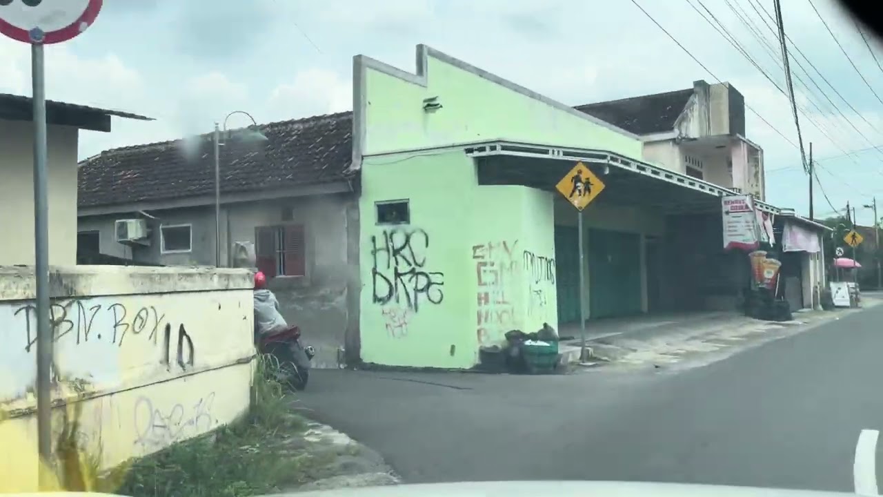 Mau sadranan dulu yaa,,perjalanan dulu ke desa masa kecil