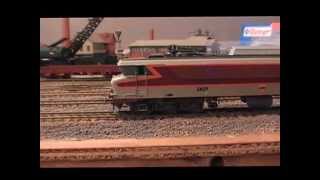 Trains miniatures - ROCO Ae 6/6 11451 et CC6522