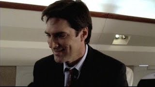 Nearly 2 minutes of Aaron Hotchner smiling