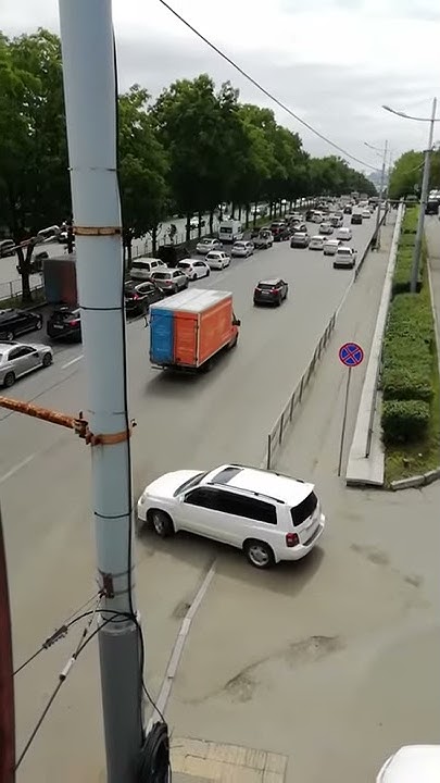Жесть. Владивосток.Скорая помощь. Баран водитель - YouTube