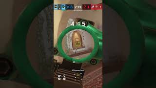 The BEST Solo Rush Strategy in Rainbow 6 Siege screenshot 2