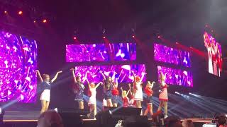 IZ*ONE 'Violetta' KCON NY 2019