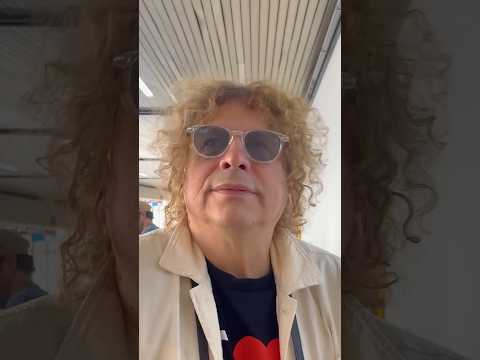 Una felicitación a todas las madres en su mes Primo Rojas