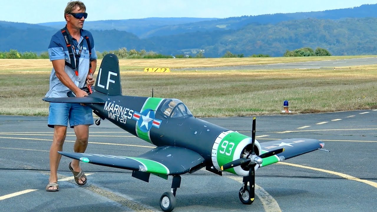 RC F4U Corsair