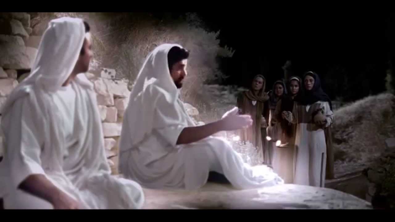 Jesús es puesto en un sepulcro - YouTube
