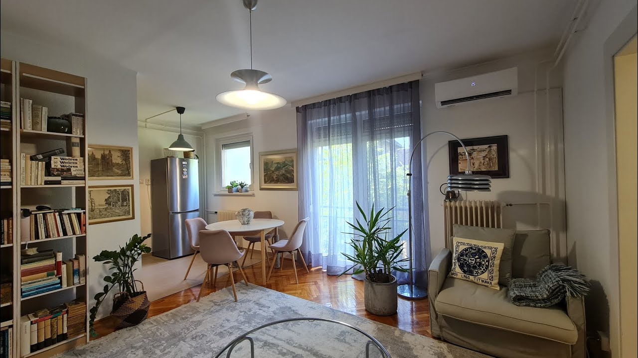 Eladó amerikai konyhás- nappalis+3 hálószobás lakás Dunaújvárosban, a Bagolyvárban.