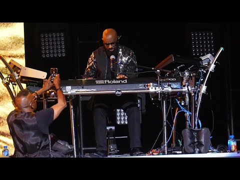 Earth Wind and Fire Live 2022 🡆 Sun Goddess ⬘ dedicated to Ramsey Lewis 🡄 Sep 14 ⬘ Sugar Land, TX