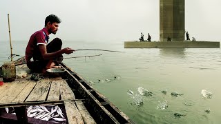 পদ্মা নদীতে মাথা নষ্ট করা মাছ ধরার পদ্ধতি | Padma River Fishing