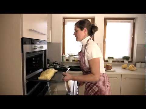 Video: Meso V Lončkih S Krompirjem V Pečici: Recept Za Pečenko Po Korakih