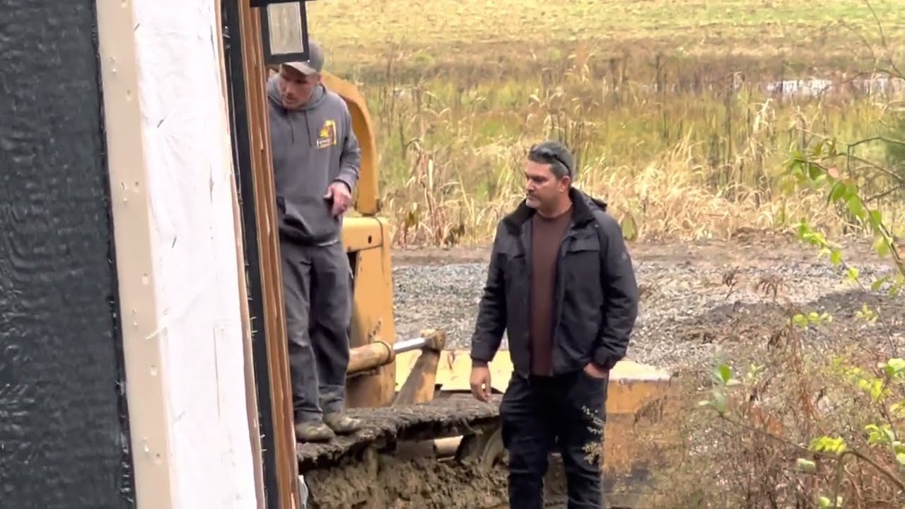 Part 4 OMG will this be the final try??? 10x40 not so tiny house placement!!!