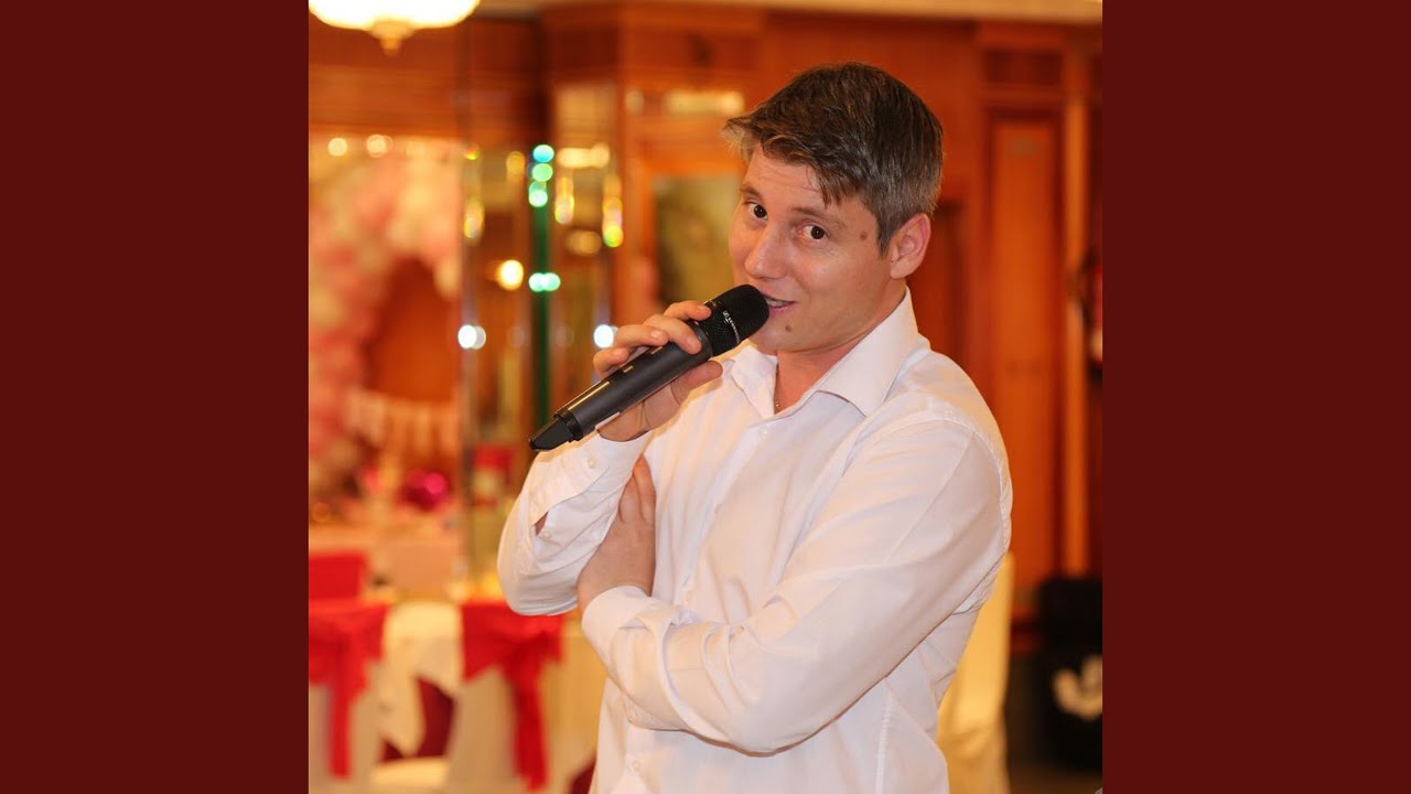 Un Trandafir bekijken op YouTube