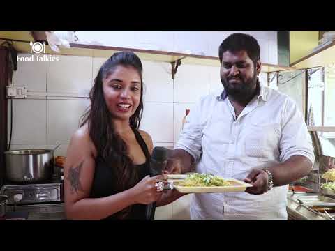 TASTY Chole Pattice @ Ganesh Chat House At Vile Parle, Mumbai | Indian Street Food