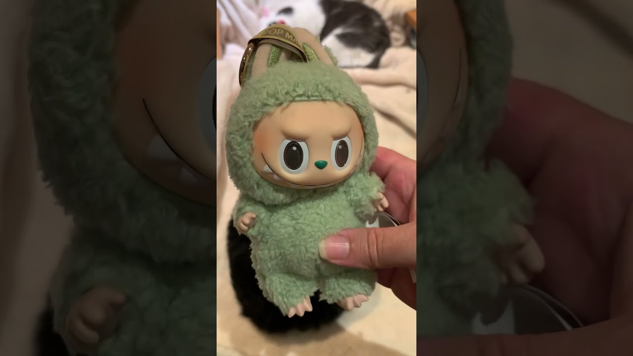 popmart labubu ラブブ macaron Green grap POP MART THE MONSTERS EXCITING MACARON LABUBU KEYCHAIN 100
