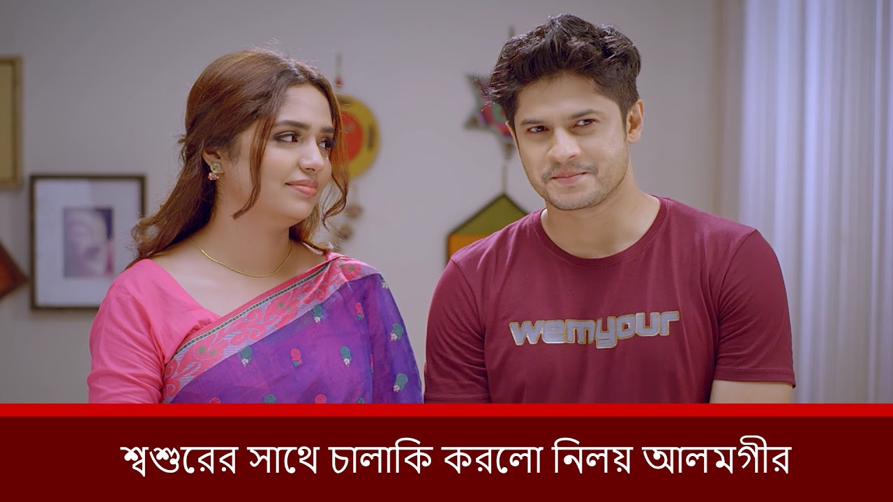 Yetuk porno, etuk ayollar ishtirokidagi pornoni tanlang Mehmonxonada tomosha qilish