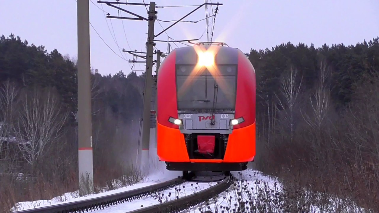 Электропоезда каменск екатеринбург. Эс2г 131 Ласточка. Электропоезд эс2г Ласточка. Поезд Ласточка Екатеринбург Каменск Уральский. Эс2г Ласточка 004.