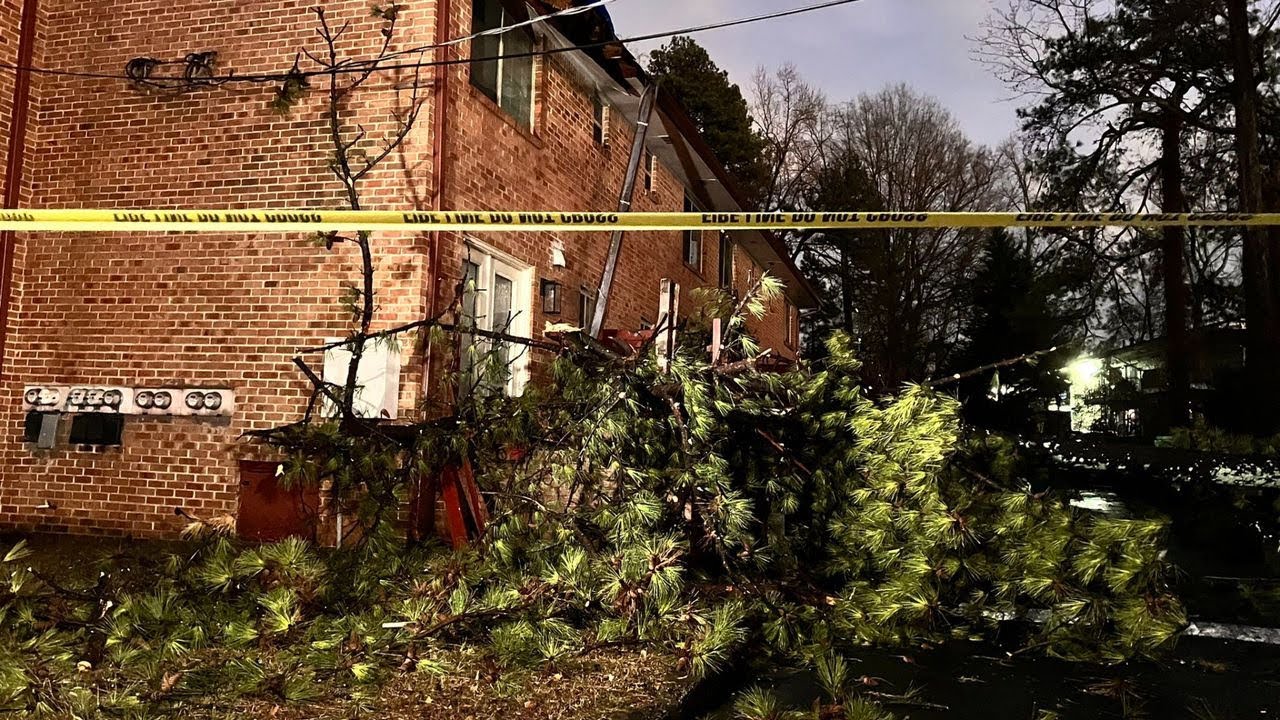 BREAKING: Powerful storms damage metro Atlanta - YouTube