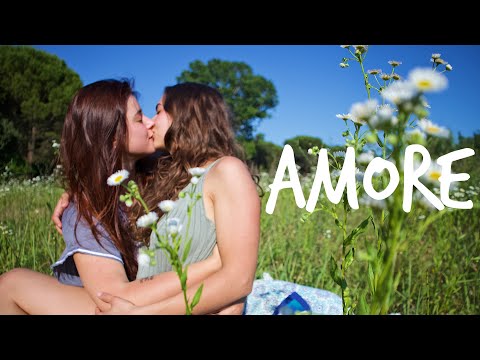 Video: Campagna Con Una Coppia Lesbica