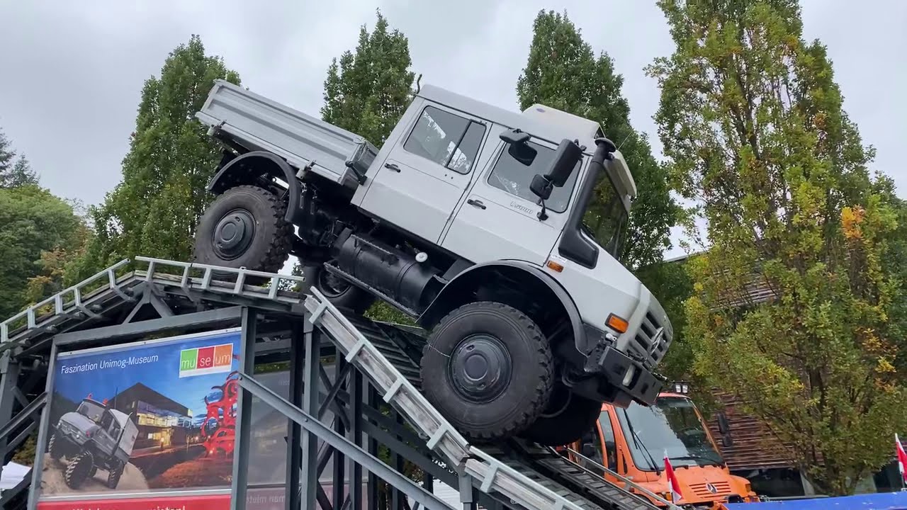 Mercedes Benz Unimog 5000 Live Auf Der Rampe Vor Dem Unimog Museum Youtube