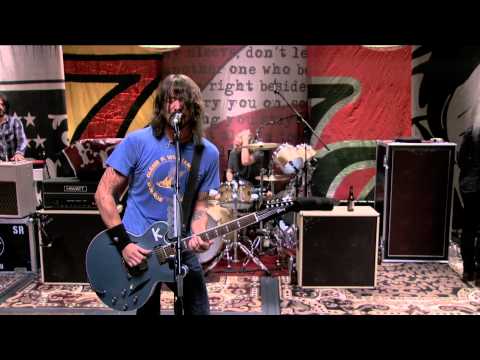 Foo Fighters. Wasting Light Live from 606. mp3 ke stažení