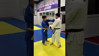 Judo Sode Tsuri-Komi Goshi (бросок через спину с двух рукавов) ORTUS.KZ