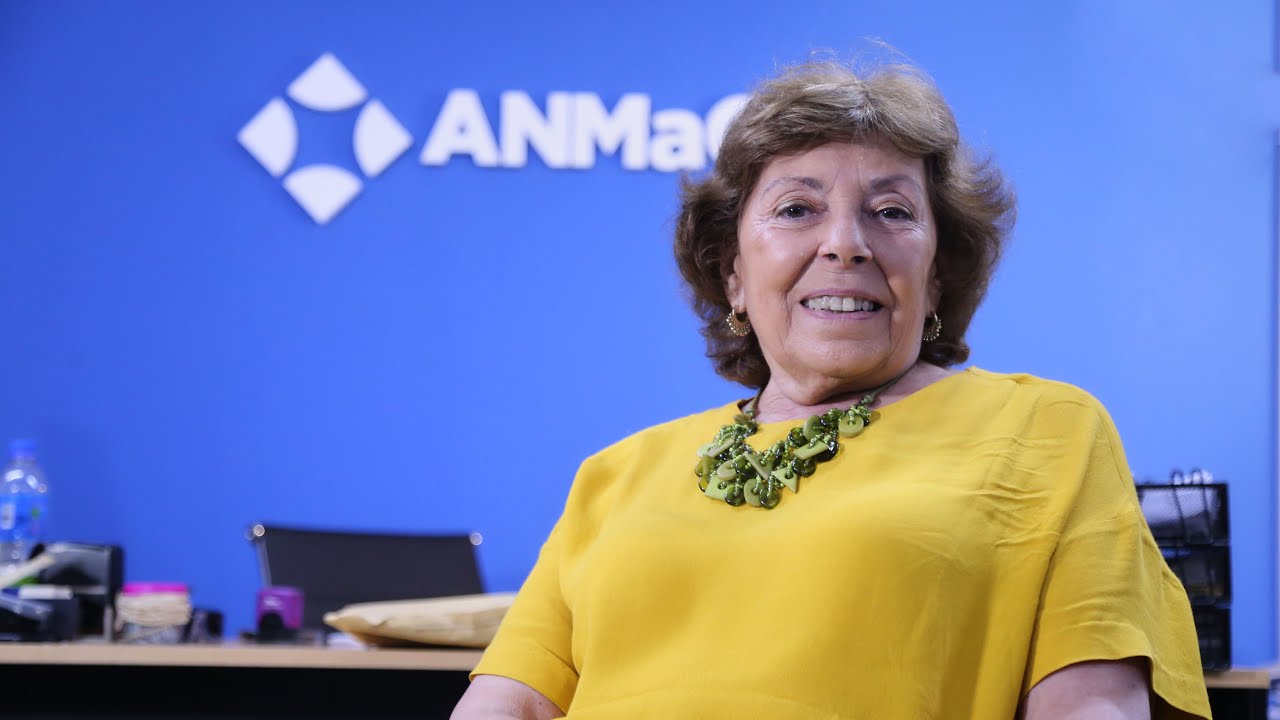 Mes de la Mujer ANMaC - Entrevista a Adela Inchausti - YouTube