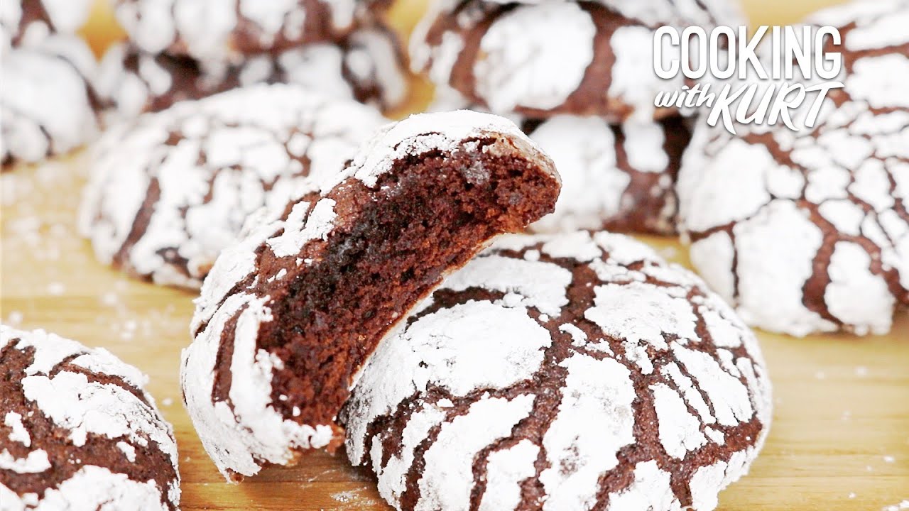 Chocolate Crinkle Cookies: Rich, Fudgy with Soft-Baked Center