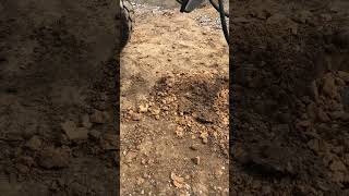 Perforacion de un pilote de o 60 cms y 6 mts de profundidad