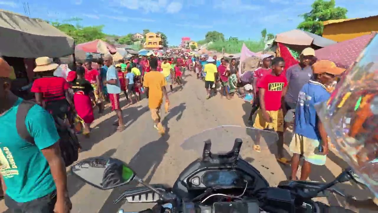 Pars, ouvre les ailes qu’on t’a cachées - Le chant des routes by Eric Antonio