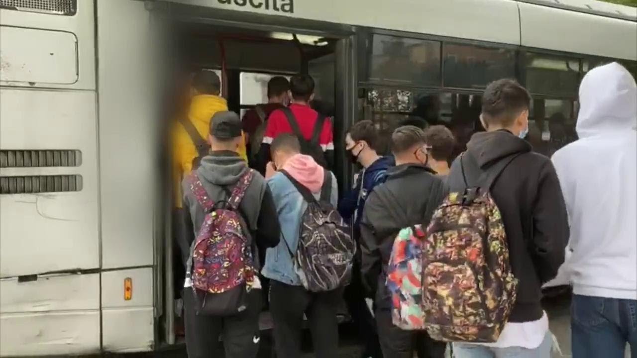 Foggia Studenti A Bordo Di Bus Strapieni Siamo Appiccicati E Non Ci 
