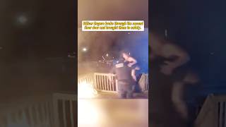 😱💯🇺🇸Police officers safely rescue baby from danger