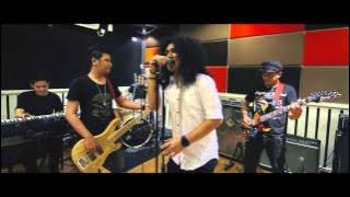 D'QUINTO - Yang Terlupakan (Iwan Fals cover)