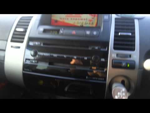 Toyota Prius - преимущество японского монитора. Возможность смотреть video.