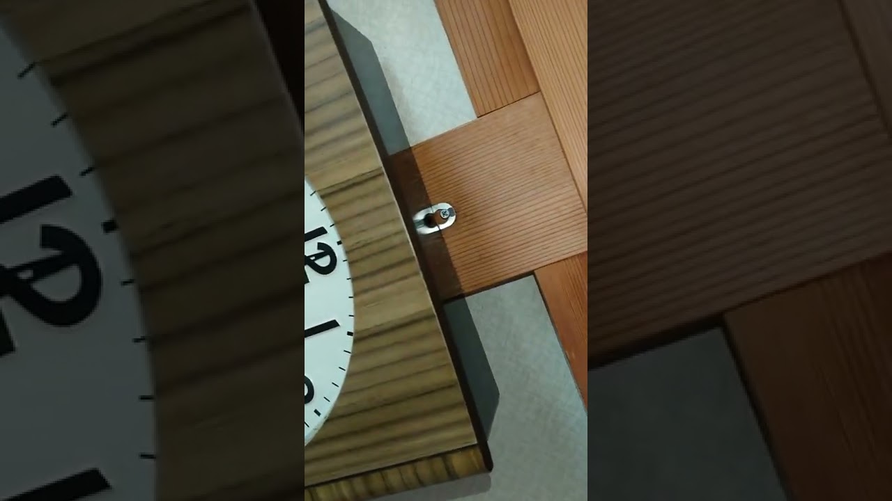 SEIKO 30日巻 カレンダー機能付角型ゼンマイ振り子時計 - YouTube