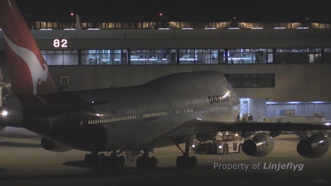 qantas-boeing-747-438-vh-ojc-push-back-narita-youtube