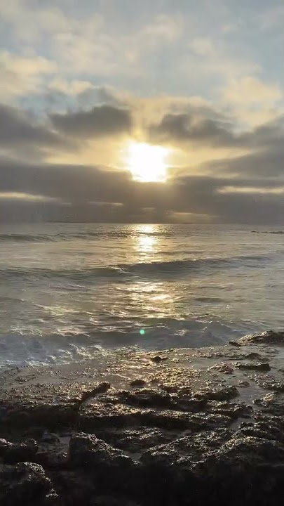 Indah nya panorama pantai disore hari !!
