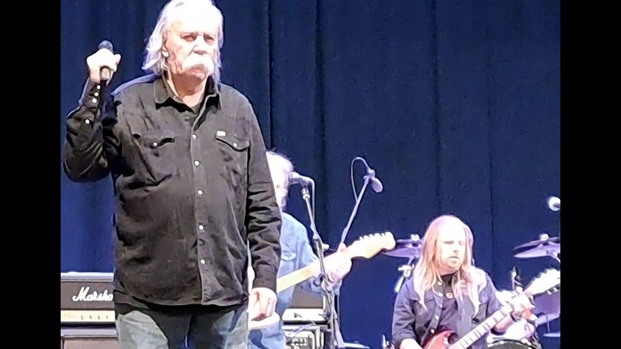 P.MOBIL : Fegyvert veszek   2025.12.30.   Csepeli Munkásotthon