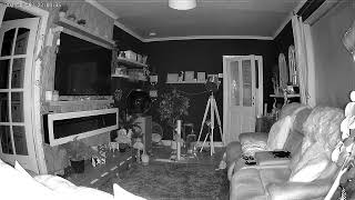#haunted  living room  #camera  camera moves alone  @debrafinneyspiritorbs  #caspersight
