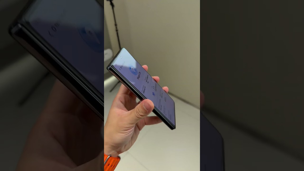 Honor Magic V5 Real Hands-On: Is This the BEST Foldable Phone?