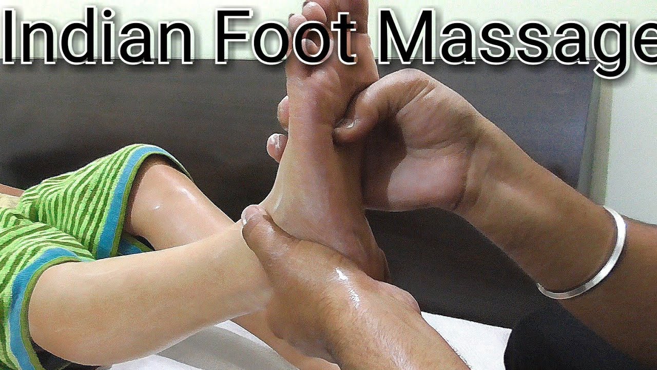 Tickling massage. Feet ASMR массаж. Тайский foot массаж. АСМР массаж ног. Массаж пяток АСМР.