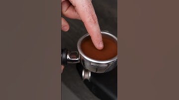 How to prepare your coffee puck #barista #coffee #goldenbrowncoffee #puckprep #tamping #espresso