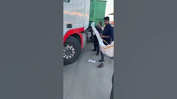 اغرب طرق تهريب السجائر الجمارك 