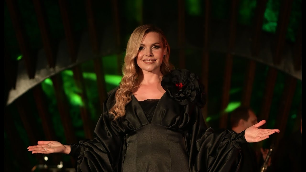 Elena Andonovska - Kraj Vardara sedeshe / Крај Вардара седеше (Official Video 2025)