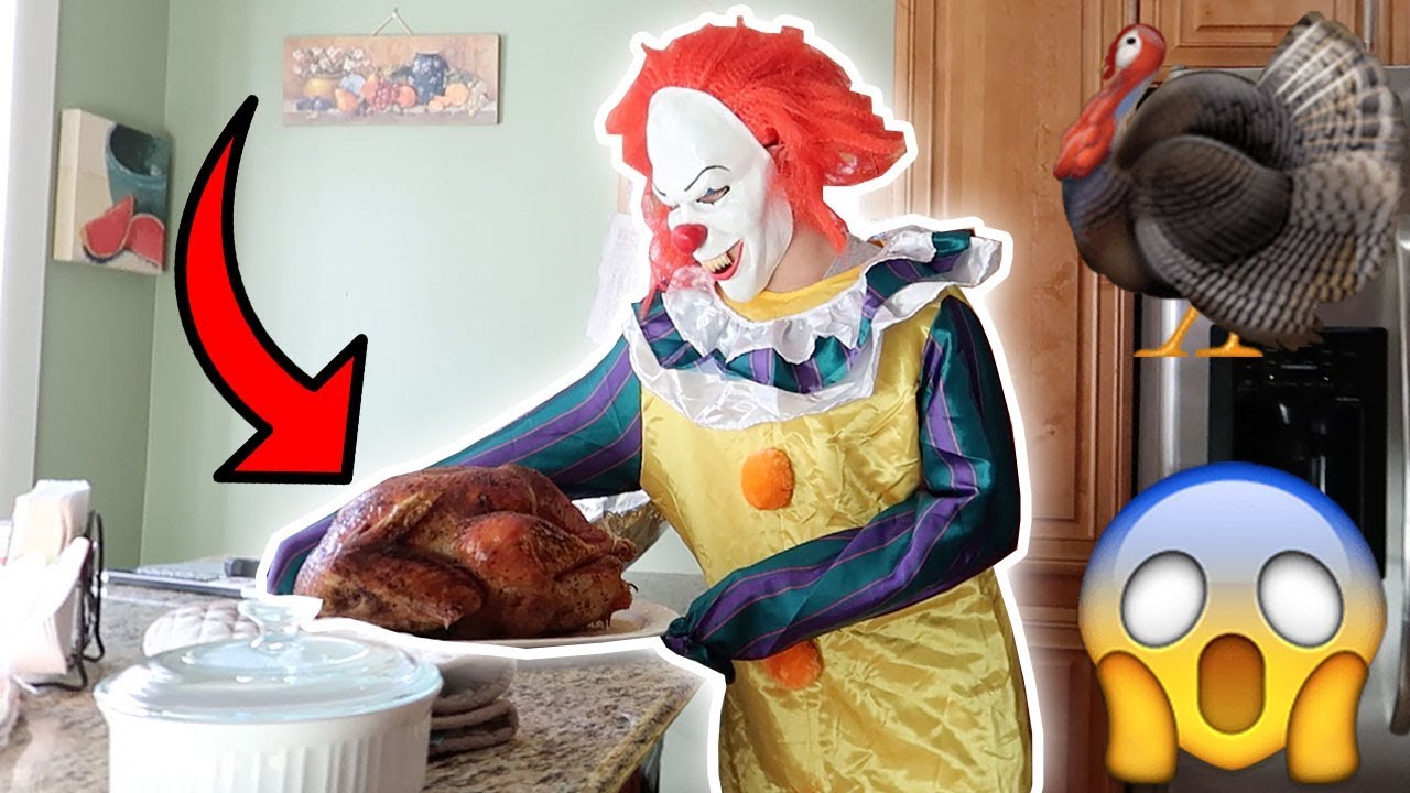 Pennywise The Clown From "It" Steals My Turkey On Thanksgiving - Youtube
