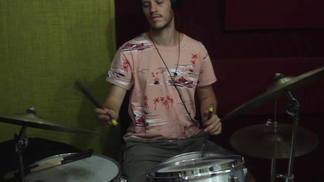 El Sapo Rococo (Cuchi Leguizamon) / Martin Freiberg - batería - YouTube