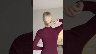 Download Lagu Easy updo hairstyle with a French pin♥️ MP3