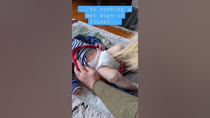 Baby Hack Part 4: How to stop being peed on during nappy changes 😉💦#shorts #hacks #baby