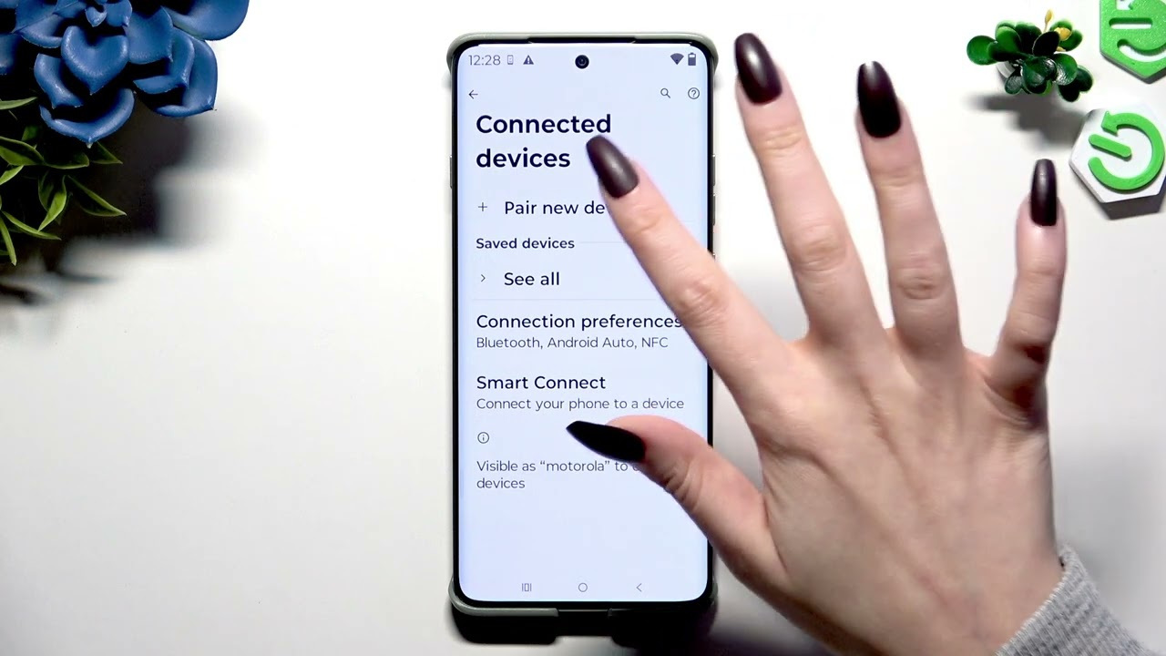 MOTOROLA Razr 2025 – How to Connect Bluetooth Devices