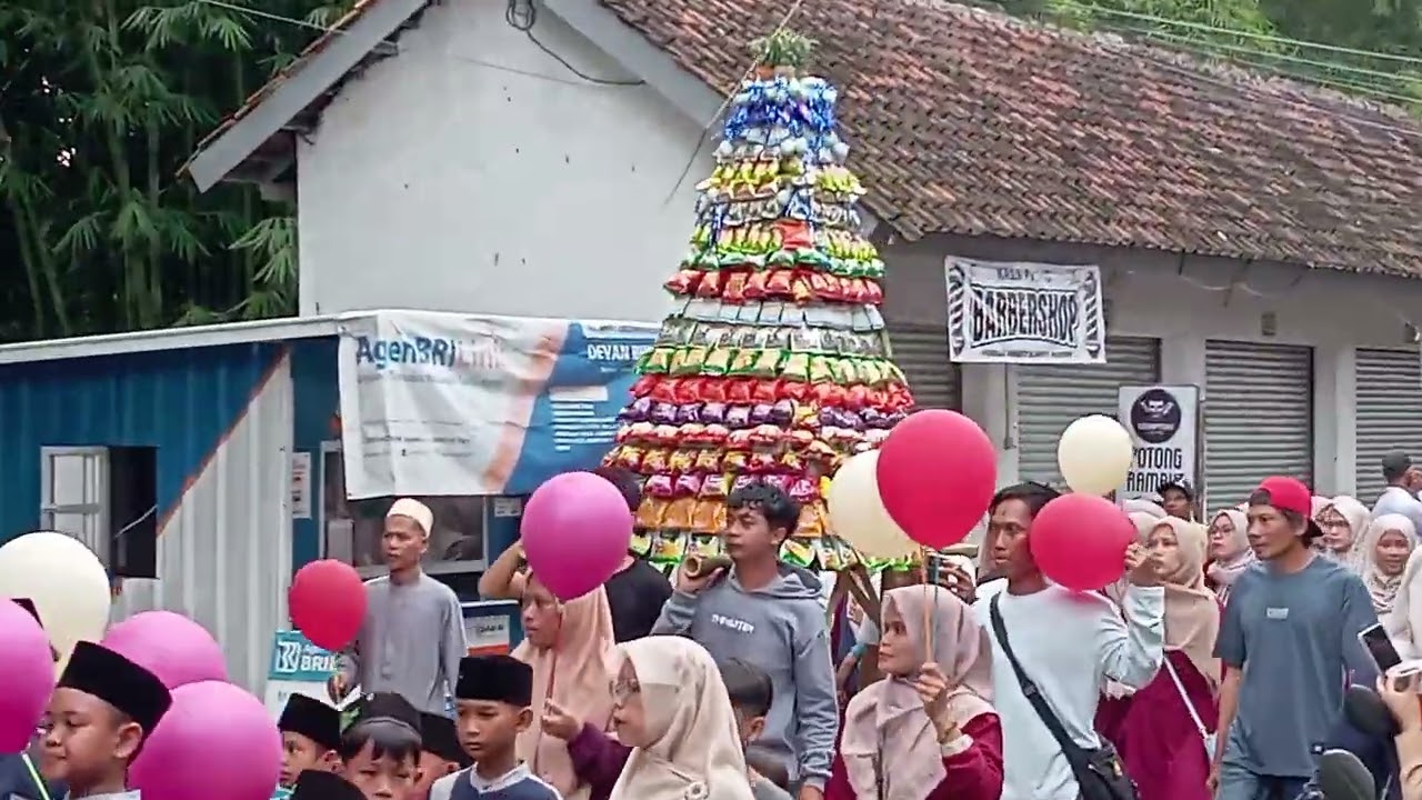 KARNAVAL, PAWAI, ARAK ARAKAN, AKHIRUSSANAH MADRASAH NURUL ULUM DESA KEBANDUNGAN BODEH PEMALANG.